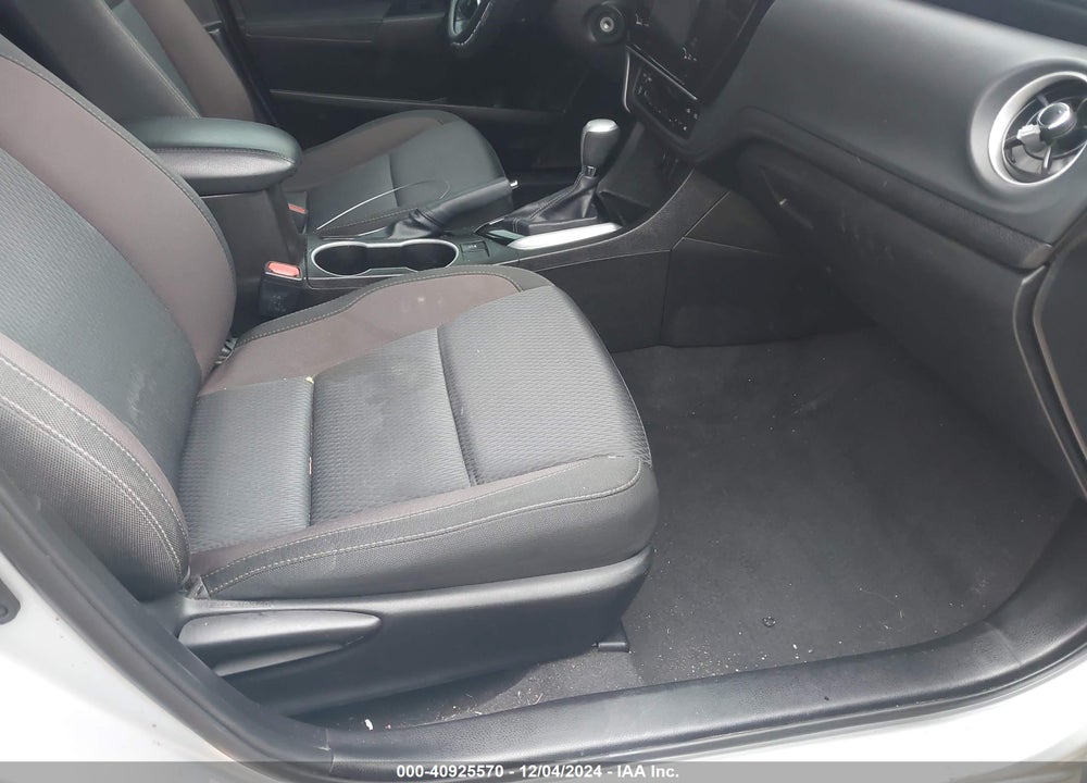 2017 TOYOTA COROLLA LE VIN: 5YFBURHE4HP656172