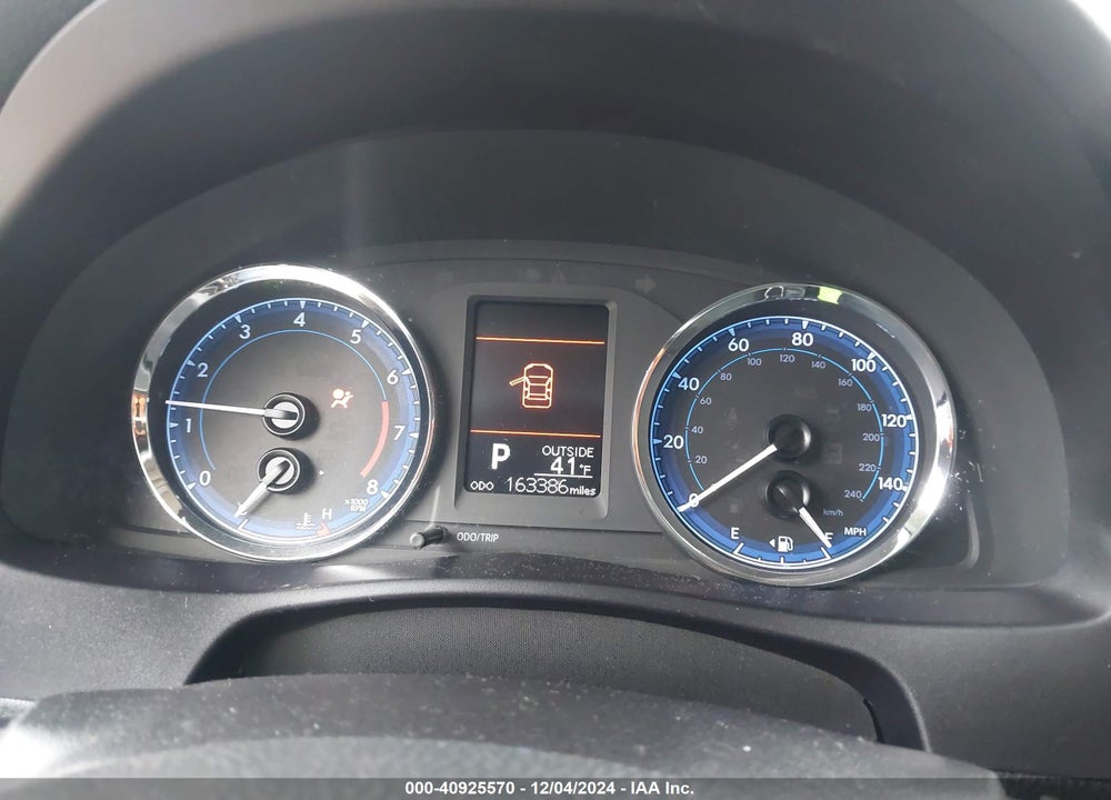 2017 TOYOTA COROLLA LE VIN: 5YFBURHE4HP656172