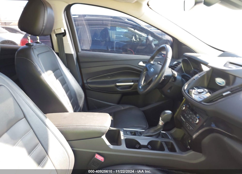 2017 FORD ESCAPE TITANIUM VIN: 1FMCU0J98HUA04232