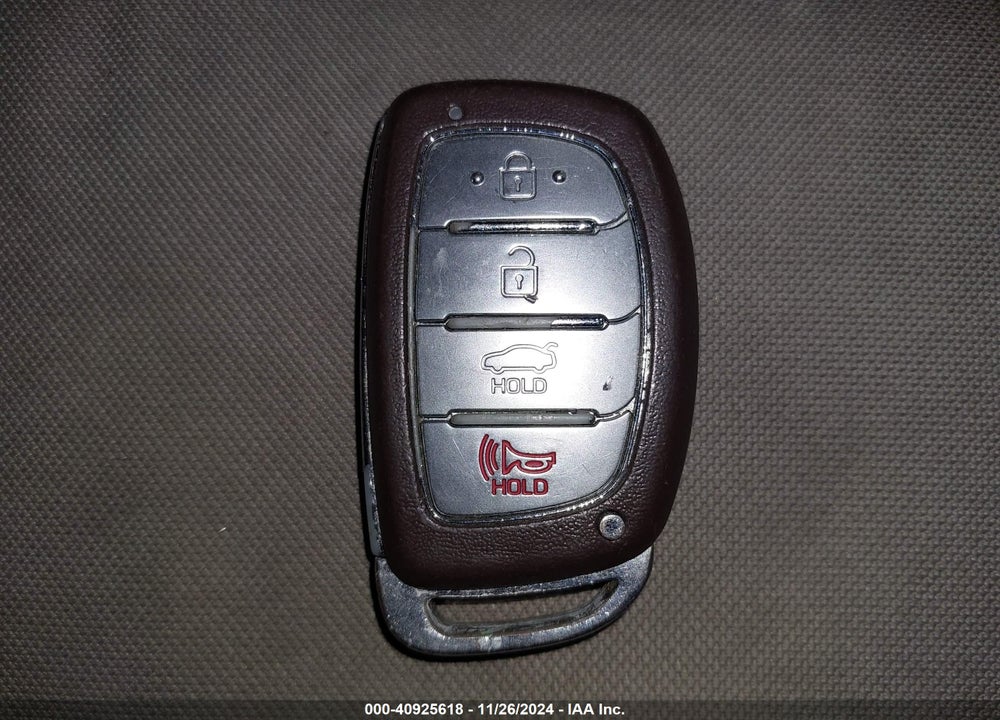 2016 HYUNDAI SONATA HYBRID SE VIN: KMHE24L14GA027097