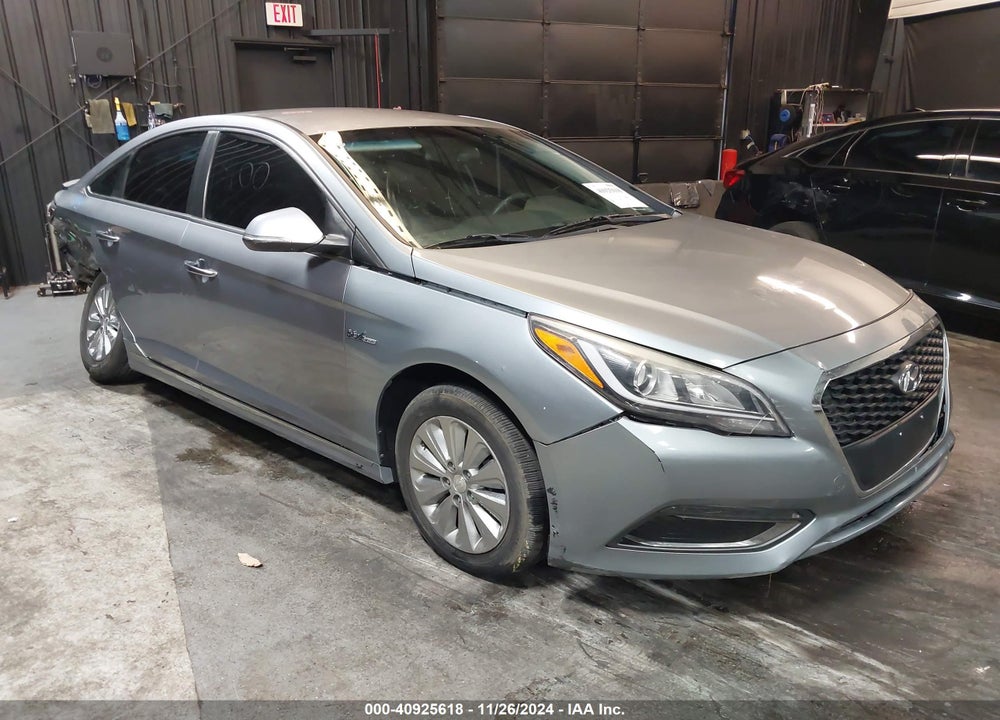 2016 HYUNDAI SONATA HYBRID SE VIN: KMHE24L14GA027097