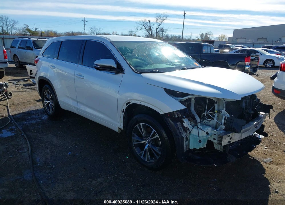 2017 TOYOTA HIGHLANDER LE VIN: 5TDZZRFH7HS196557