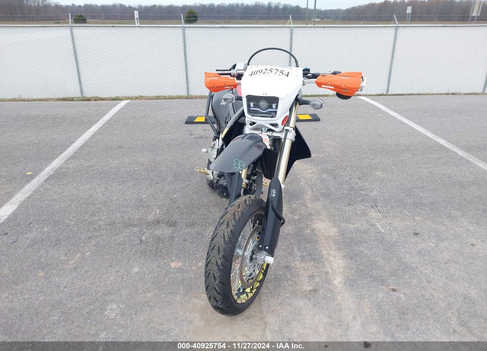 2022 SUZUKI DR-Z400 SM VIN: JS1SK44A4N7100012