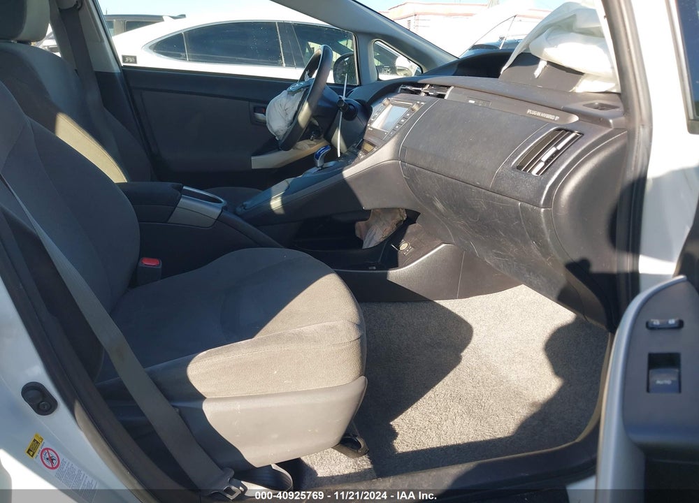 2014 TOYOTA PRIUS PLUG-IN VIN: JTDKN3DP2E3056210