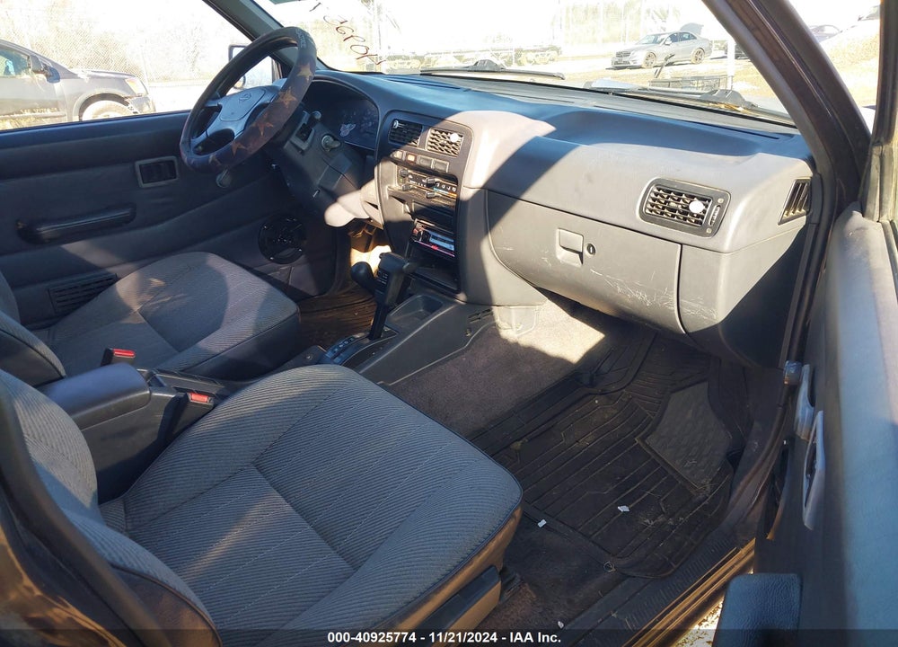 1995 NISSAN TRUCK KING CAB SE/KING CAB XE VIN: 1N6HD16Y6SC379532
