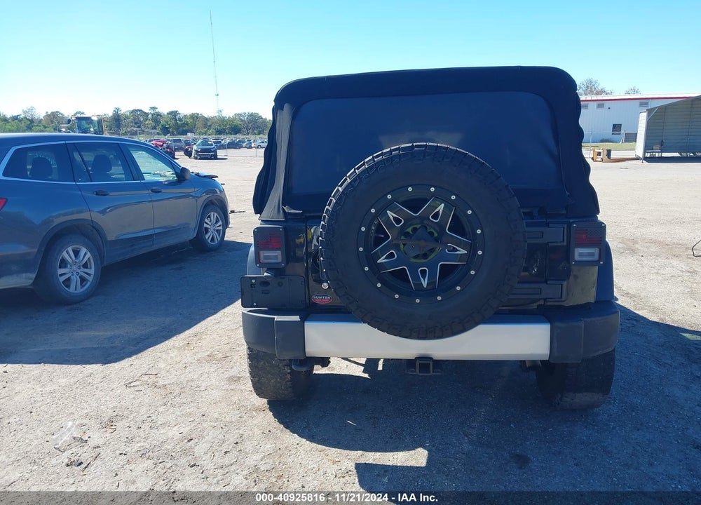 2015 JEEP WRANGLER UNLIMITED SAHARA VIN: 1C4BJWEG2FL553495
