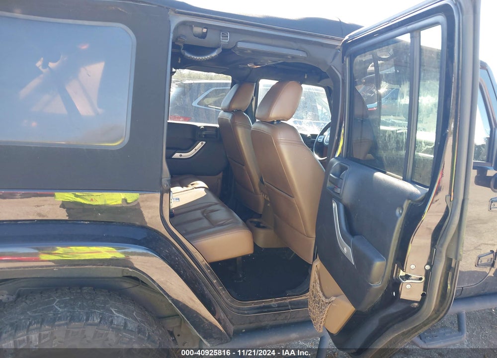 2015 JEEP WRANGLER UNLIMITED SAHARA VIN: 1C4BJWEG2FL553495