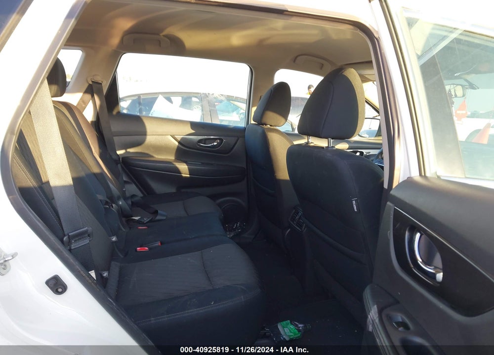 2017 NISSAN ROGUE S VIN: 5N1AT2MT8HC835300