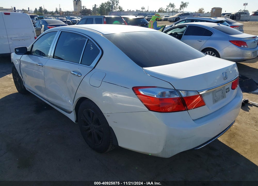 2015 HONDA ACCORD LX VIN: 1HGCR2F33FA055708