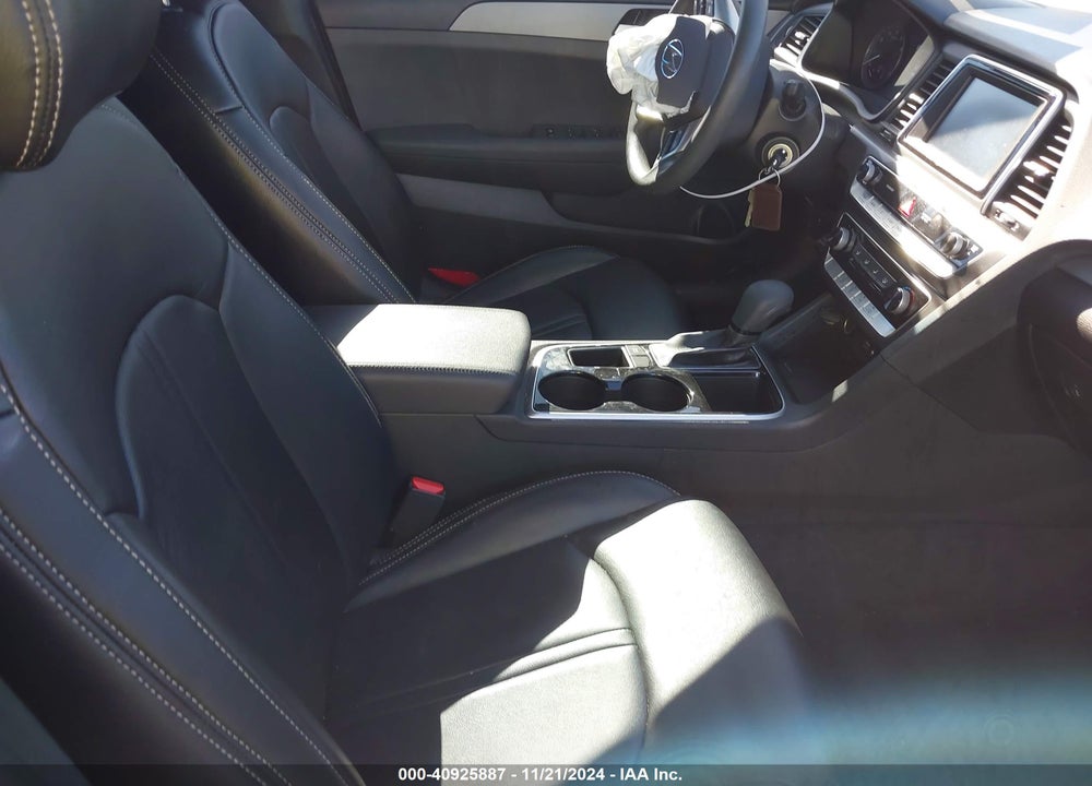 2019 HYUNDAI SONATA VIN: 5NPE24AF7KH743531