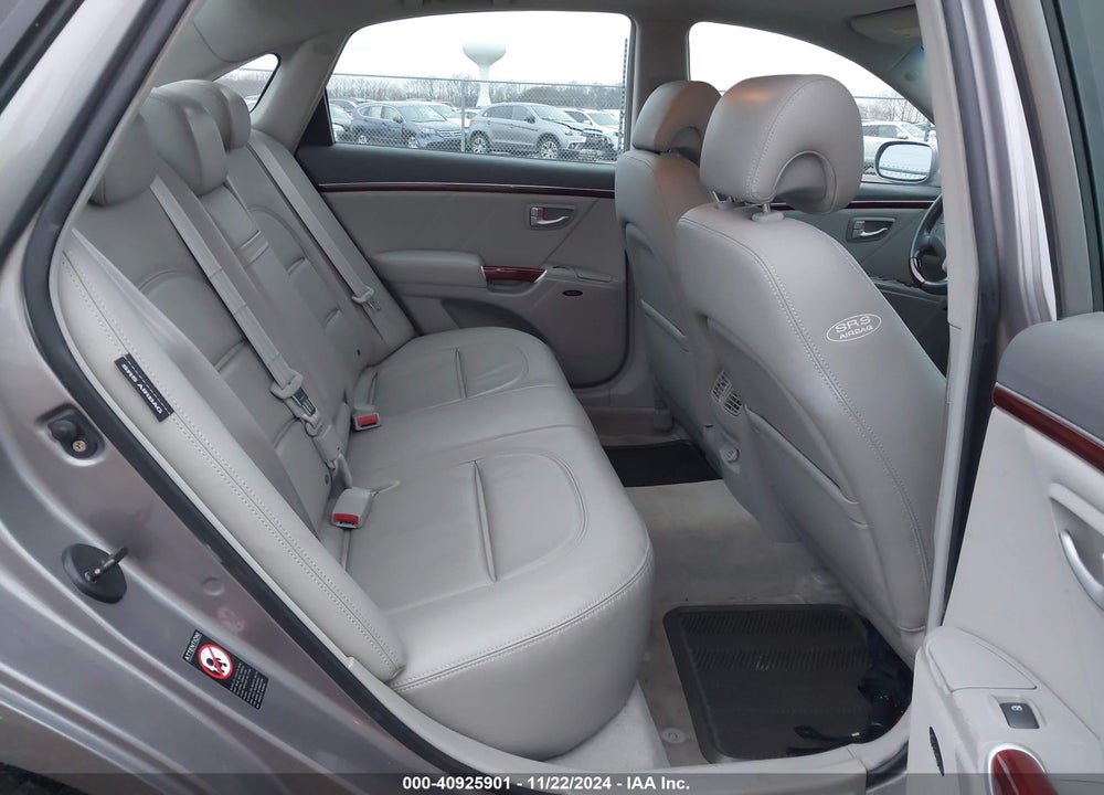 2006 HYUNDAI AZERA LIMITED/SE VIN: KMHFC46F46A057028