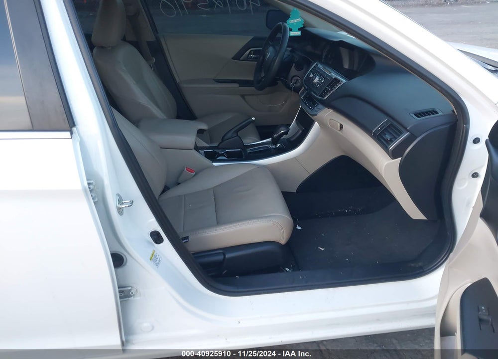 2015 HONDA ACCORD LX VIN: 1HGCR2F34FA158751