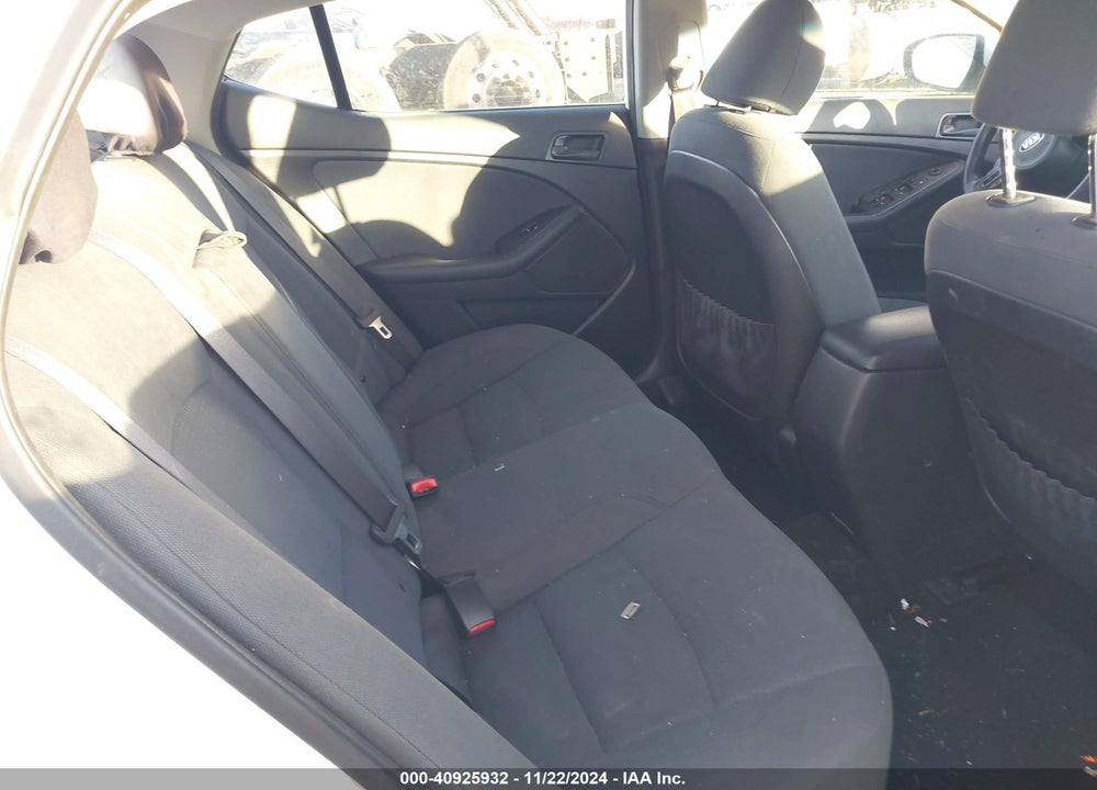 2015 KIA OPTIMA LX VIN: KNAGM4A75F5607574