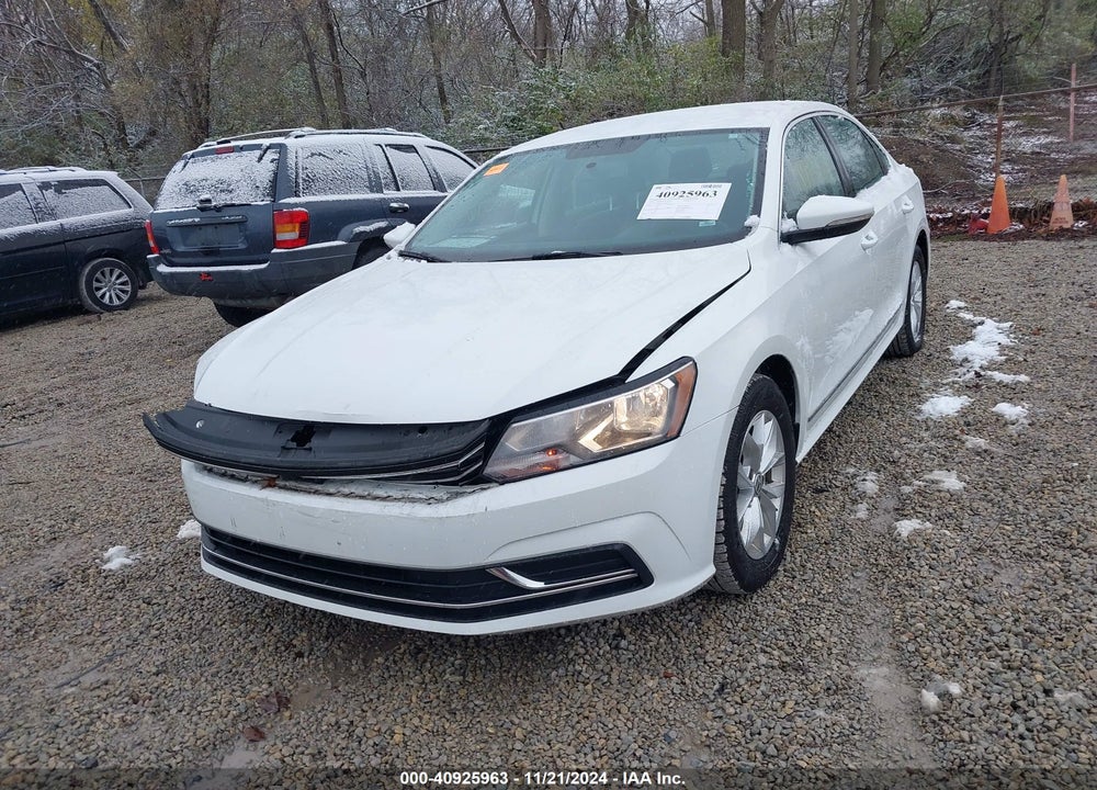 2016 VOLKSWAGEN PASSAT 1.8T S VIN: 1VWAT7A30GC014595