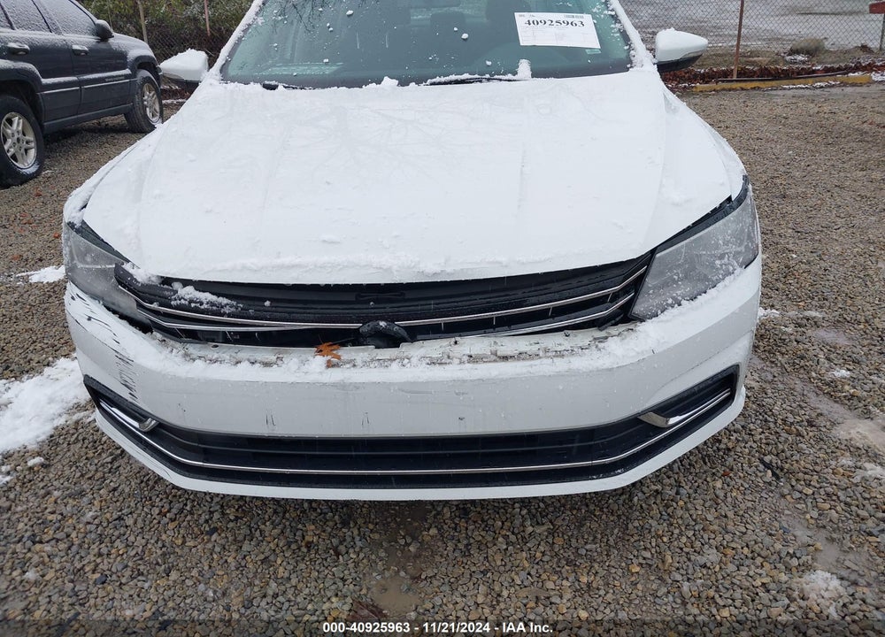 2016 VOLKSWAGEN PASSAT 1.8T S VIN: 1VWAT7A30GC014595
