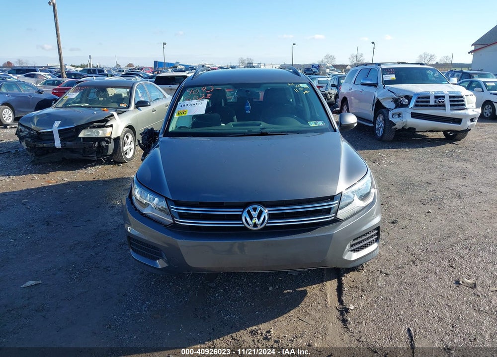 2018 VOLKSWAGEN TIGUAN LIMITED 2.0T VIN: WVGBV7AX0JK004355
