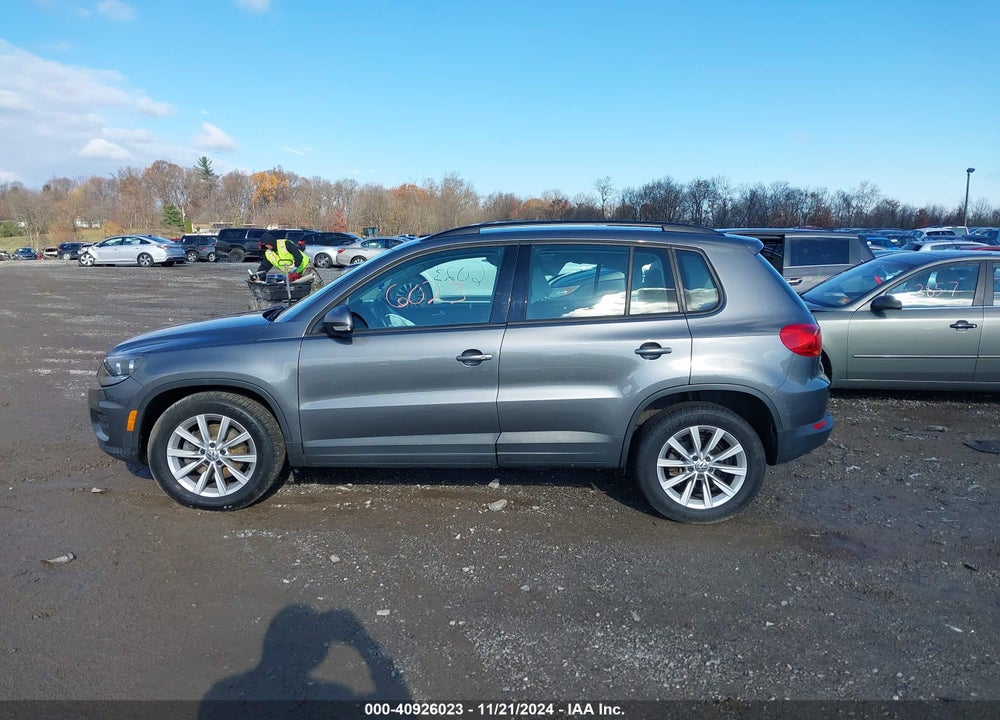 2018 VOLKSWAGEN TIGUAN LIMITED 2.0T VIN: WVGBV7AX0JK004355