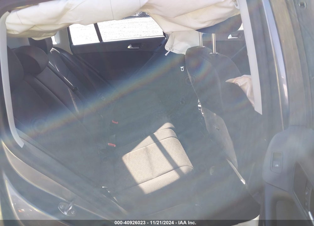 2018 VOLKSWAGEN TIGUAN LIMITED 2.0T VIN: WVGBV7AX0JK004355