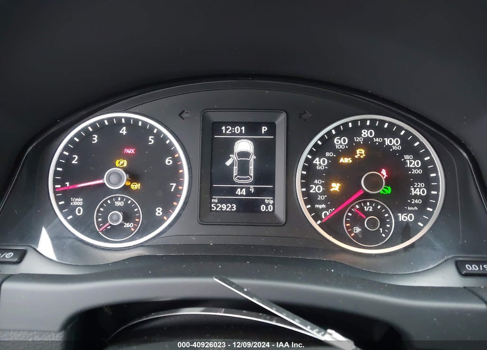 2018 VOLKSWAGEN TIGUAN LIMITED 2.0T VIN: WVGBV7AX0JK004355