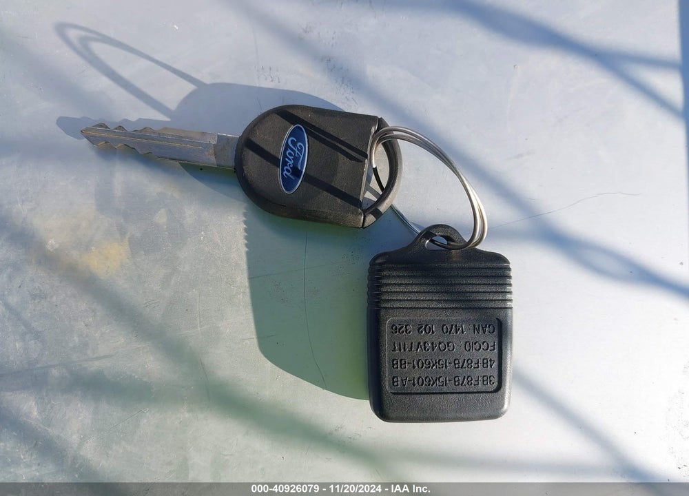 2002 FORD TAURUS SES VIN: 1FAFP55U22A105222