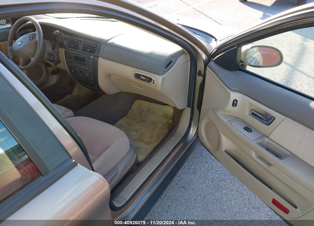 2002 FORD TAURUS SES VIN: 1FAFP55U22A105222