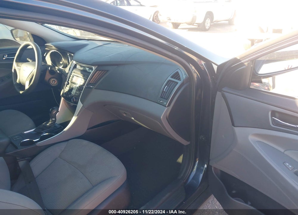 2013 HYUNDAI SONATA GLS VIN: 5NPEB4AC7DH791068