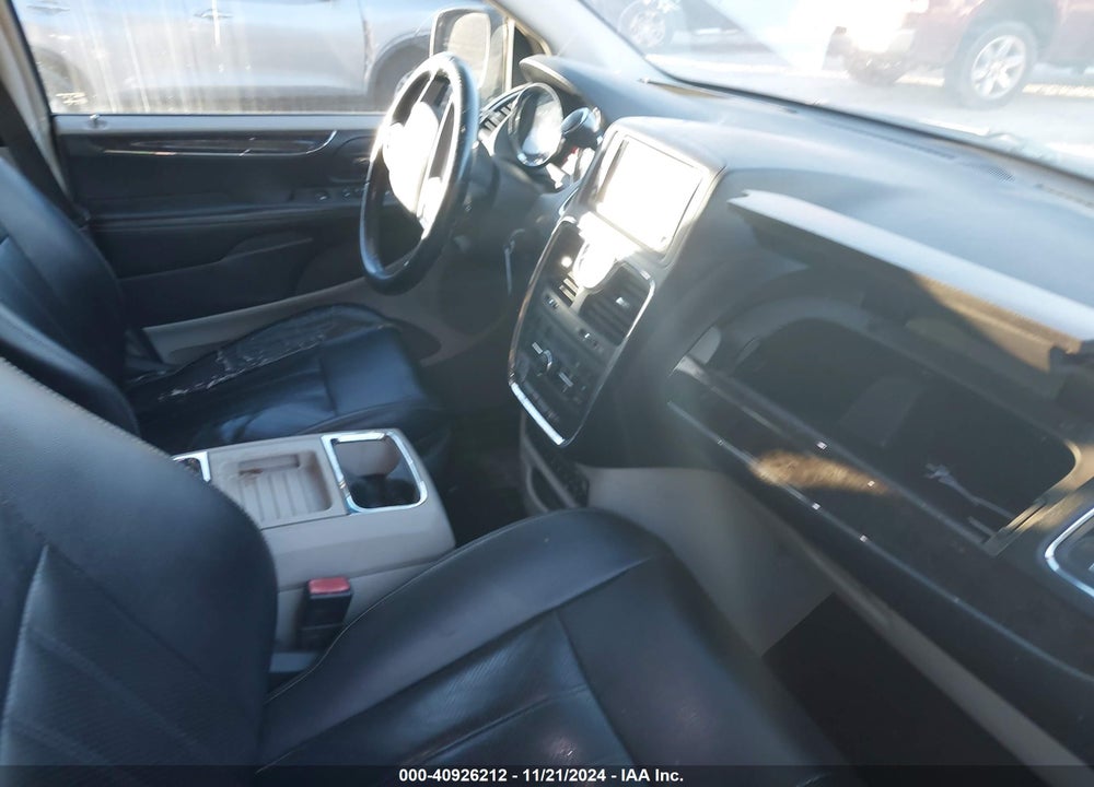 2011 CHRYSLER TOWN & COUNTRY TOURING-L VIN: 2A4RR8DG7BR617658