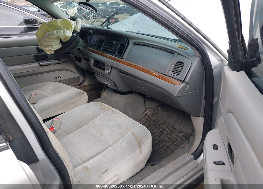 2003 FORD CROWN VICTORIA STANDARD VIN: 2FAFP73W03X127423