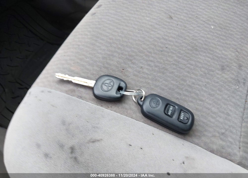 2008 TOYOTA COROLLA LE VIN: 2T1BR32E88C895764