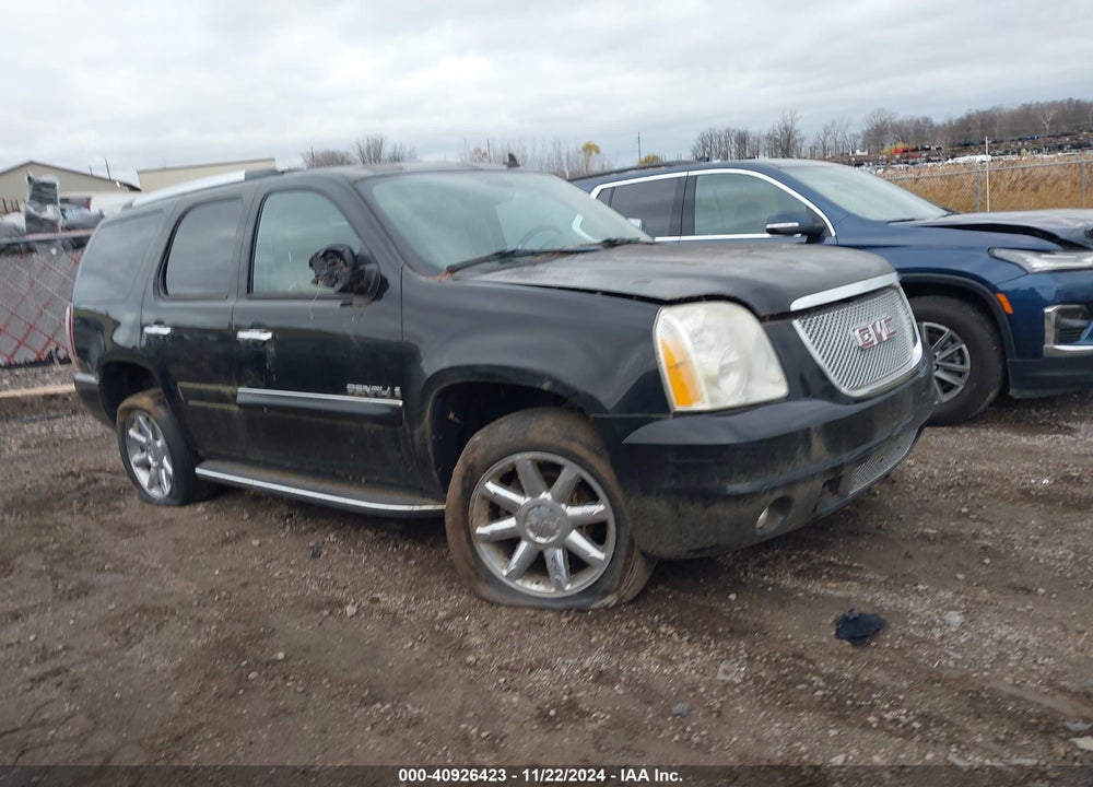 2008 GMC YUKON DENALI VIN: 1GKFK63828J226561