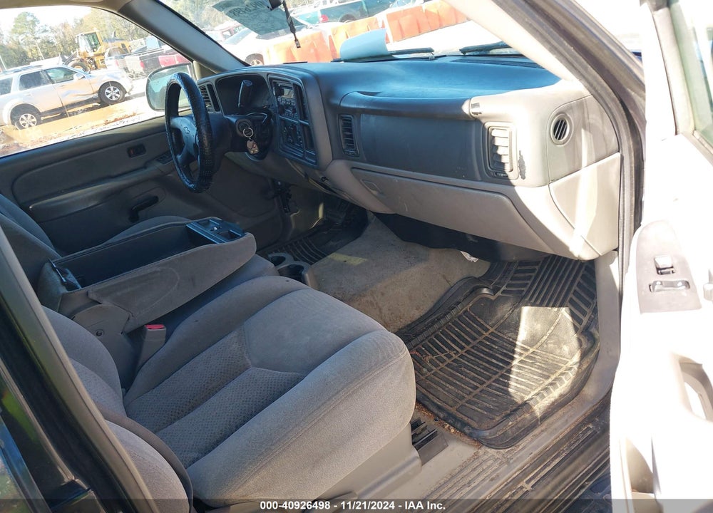 2004 CHEVROLET TAHOE LS VIN: 1GNEC13V34J122479