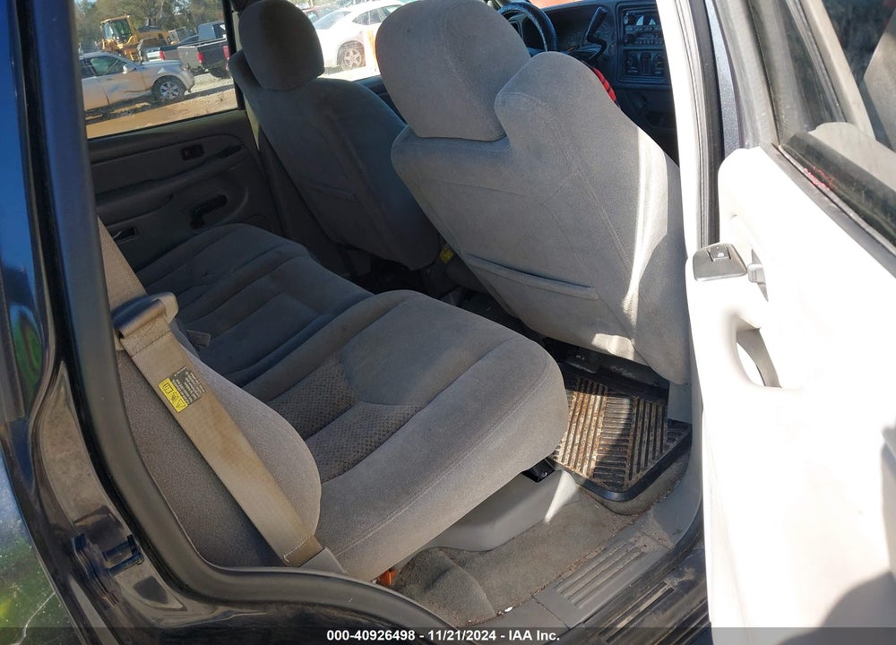 2004 CHEVROLET TAHOE LS VIN: 1GNEC13V34J122479