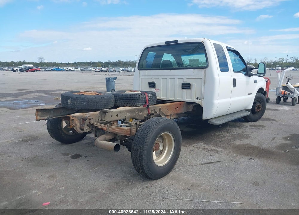2000 FORD F-350 LARIAT/XL/XLT VIN: 1FDWX36F8YEA34667
