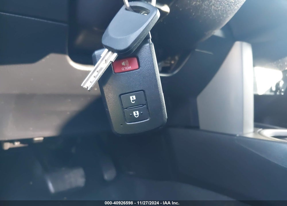 2018 TOYOTA RAV4 ADVENTURE/XLE VIN: 2T3WFREV7JW468497