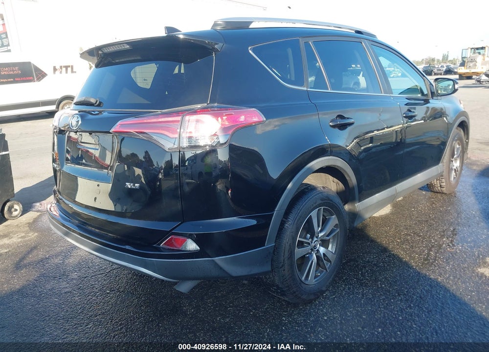 2018 TOYOTA RAV4 ADVENTURE/XLE VIN: 2T3WFREV7JW468497