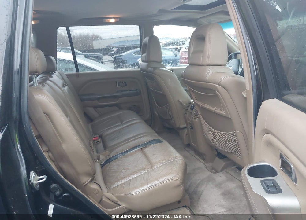 2005 HONDA PILOT EX-L VIN: 5FNYF18595B036124