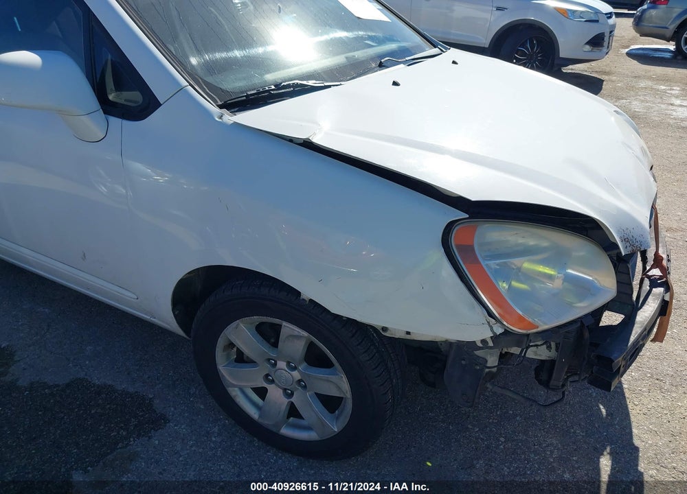 2008 KIA RONDO LX V6 VIN: KNAFG526487184220