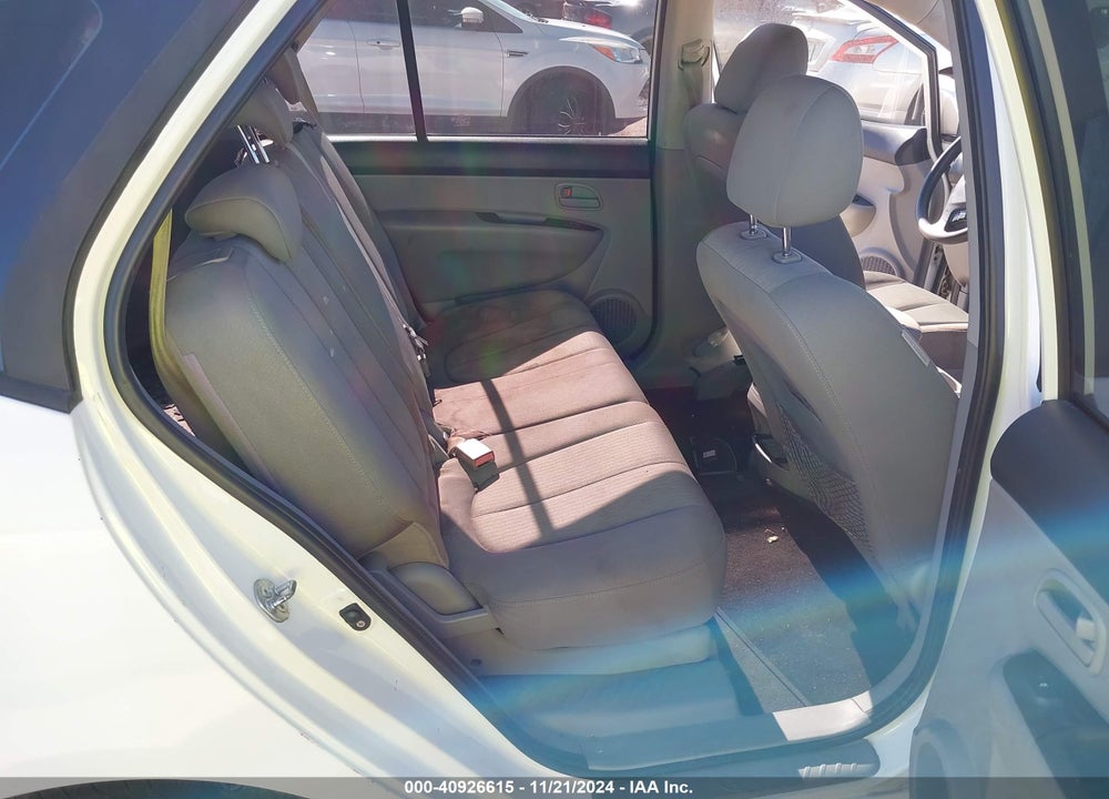 2008 KIA RONDO LX V6 VIN: KNAFG526487184220
