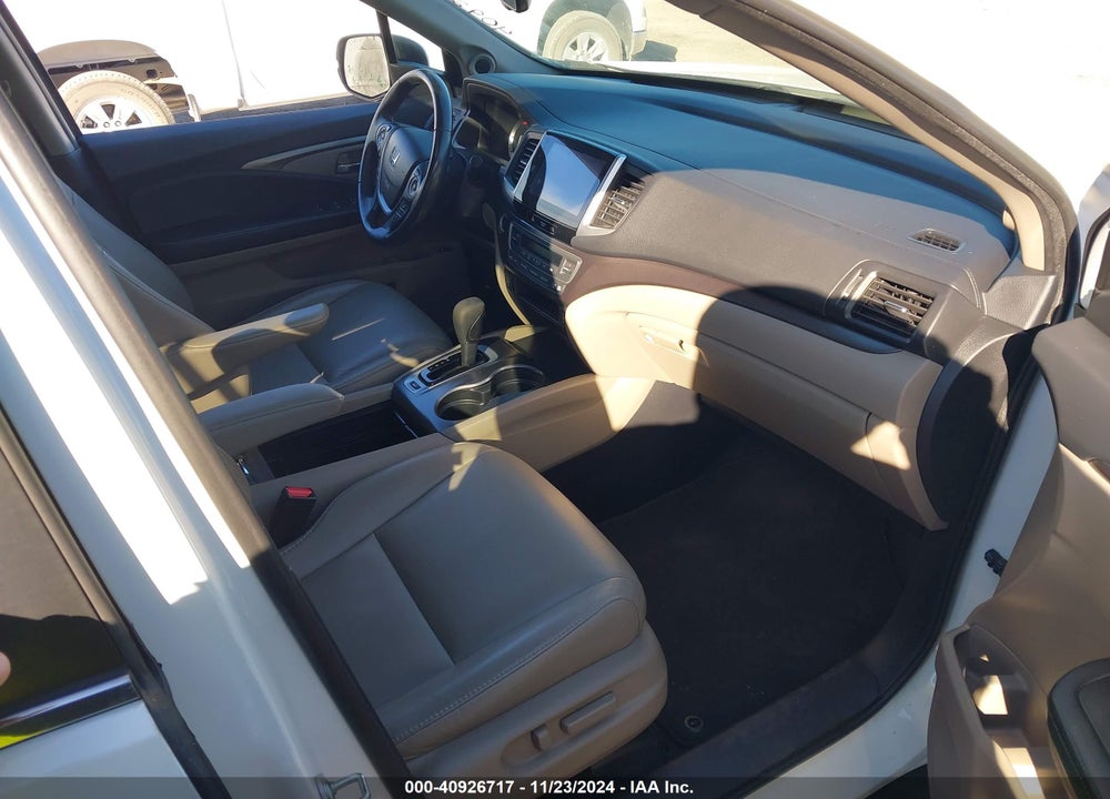 2018 HONDA PILOT EX-L VIN: 5FNYF6H54JB055168