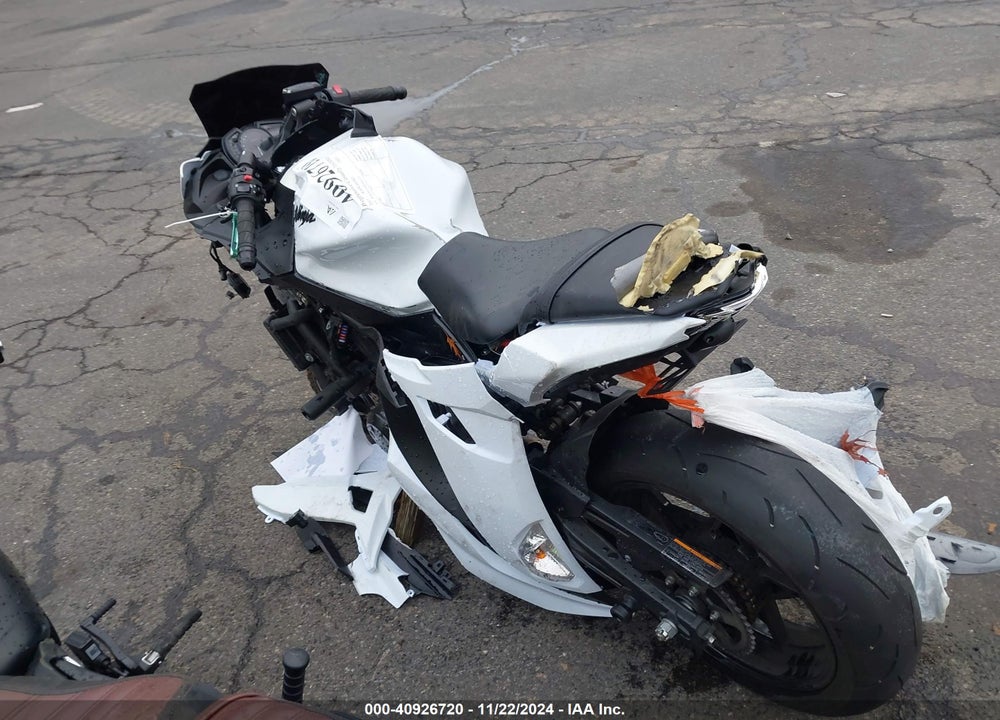 2017 KAWASAKI EX650 J VIN: JKAEXEJ10HDA01513