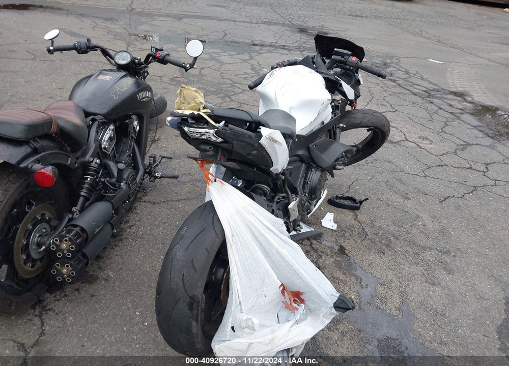 2017 KAWASAKI EX650 J VIN: JKAEXEJ10HDA01513