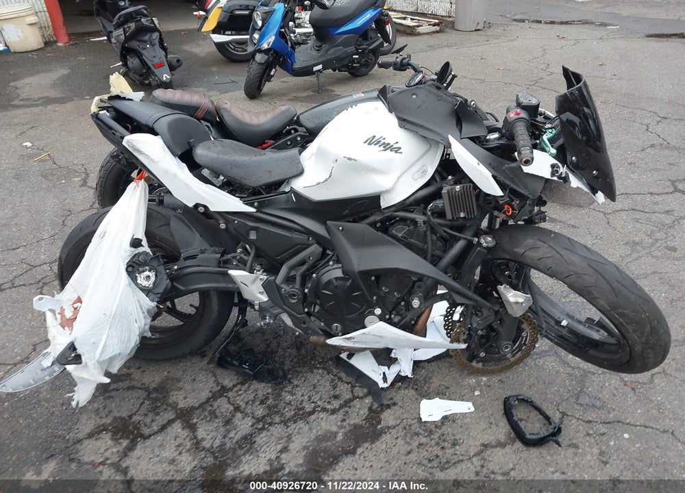 2017 KAWASAKI EX650 J VIN: JKAEXEJ10HDA01513