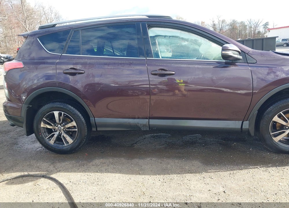 2017 TOYOTA RAV4 XLE VIN: 2T3RFREV4HW662279
