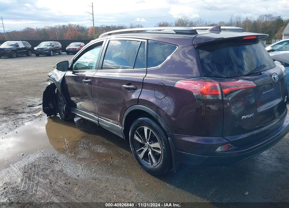 2017 TOYOTA RAV4 XLE VIN: 2T3RFREV4HW662279