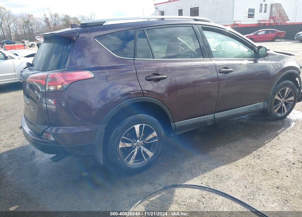 2017 TOYOTA RAV4 XLE VIN: 2T3RFREV4HW662279