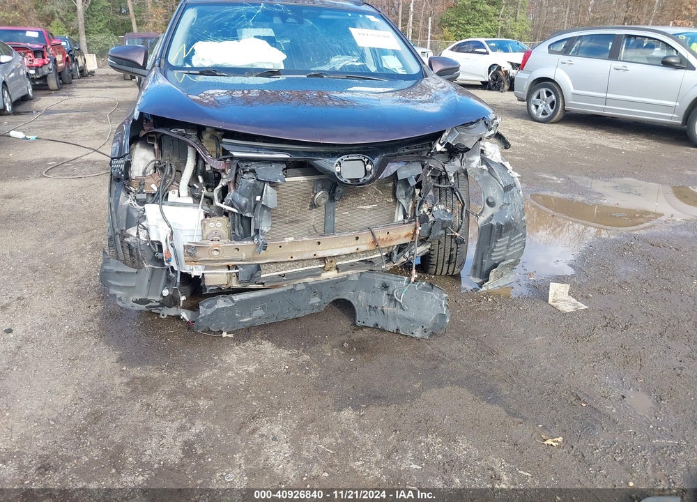 2017 TOYOTA RAV4 XLE VIN: 2T3RFREV4HW662279