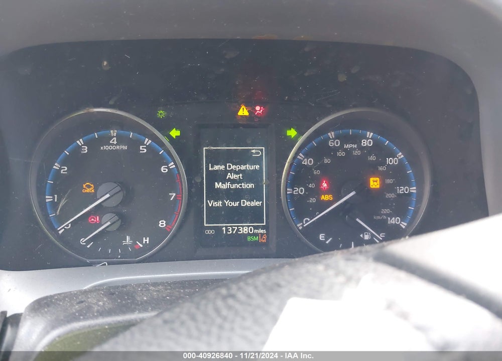 2017 TOYOTA RAV4 XLE VIN: 2T3RFREV4HW662279
