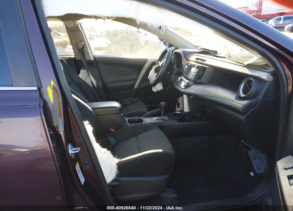2017 TOYOTA RAV4 XLE VIN: 2T3RFREV4HW662279