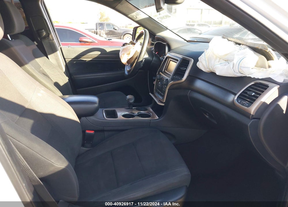 2015 JEEP GRAND CHEROKEE LAREDO VIN: 1C4RJEAG7FC792460