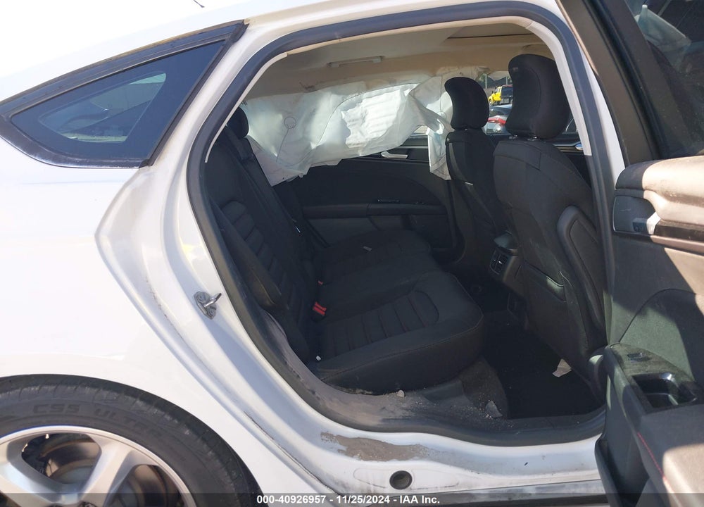 2015 FORD FUSION SE VIN: 3FA6P0H90FR211321